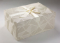 Preview: Die Brautkleidbox Ivory Laser wunderbar zu jedem Hochzeitskleid.